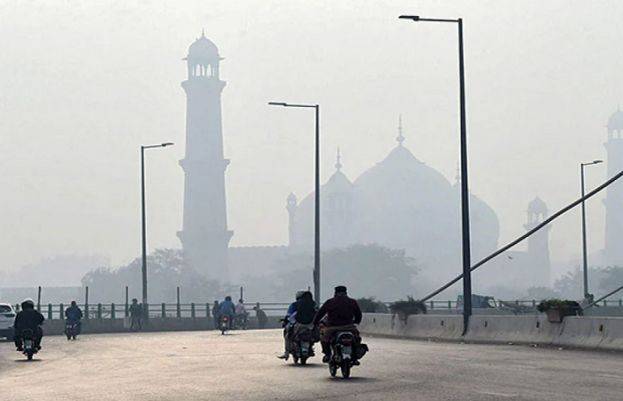 سموگ کا روگ برقرار، سمارٹ لاک ڈاؤن کے باوجود دنیا کے آلودہ ترین شہروں میں لاہور سر فہرست
