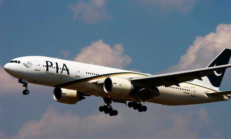 کراچی سے مدینہ جانیوالا پی ائی اے کا طیارہ حادثے سے  بچ گیا، ایمرجنسی لینڈنگ