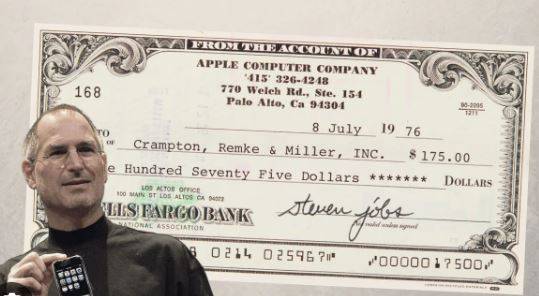 سٹیو جابز کا1976 کا 4 ڈالر کا چیک 36 ہزار ڈالر میں نیلام
