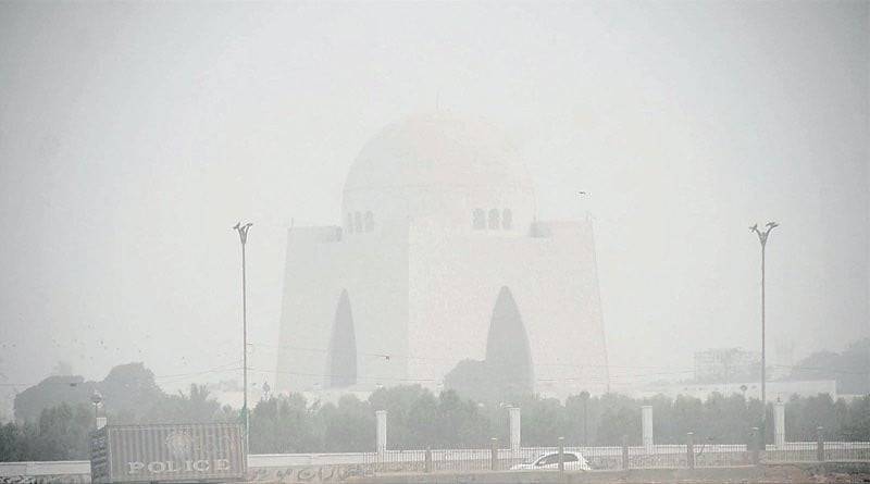 کراچی آلودگی میں بازی لے گیا،سانس لینا محال 