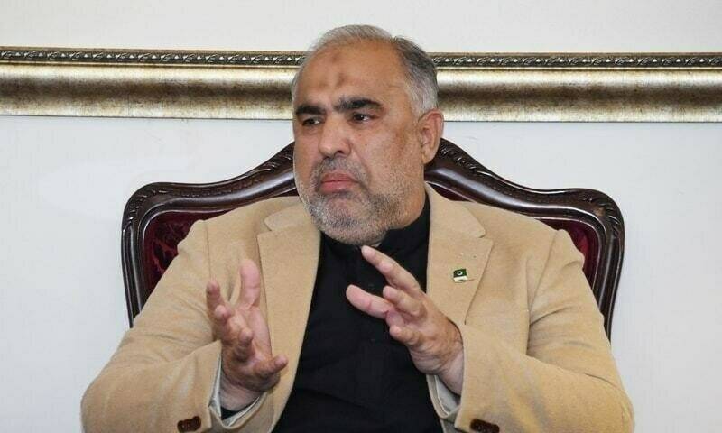 میرے سمیت پی ٹی آئی کے سینئر رہنماؤں کے کاغذات نامزدگی نوازشریف کو وزیر اعظم بنانے کیلئے مسترد کیے گئے: اسد قیصر