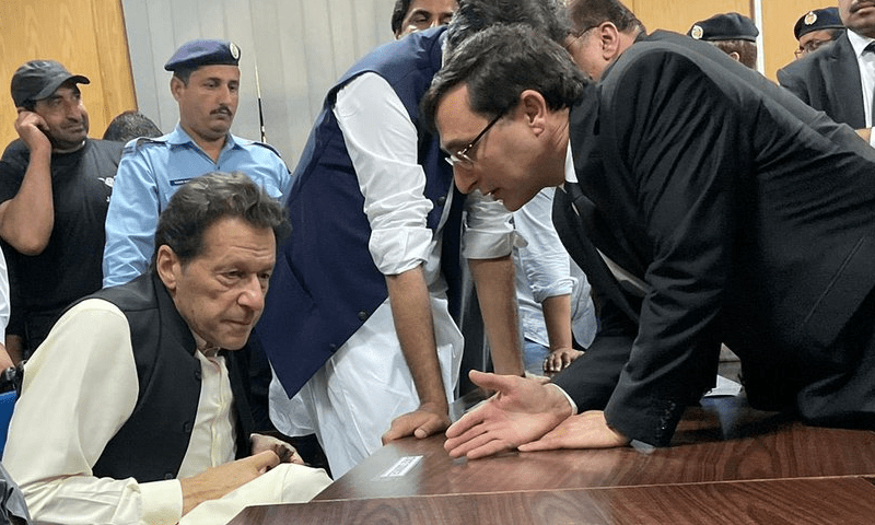 عمران خان سے مشاورت مکمل، ٹکٹوں کا اعلان پیر کو کریں گے: بیرسٹر گوہر