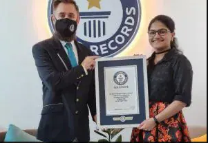 خاتون نے140 زبانوں میں گانا گا کر گنیز ورلڈ ریکارڈ قائم کرلیا