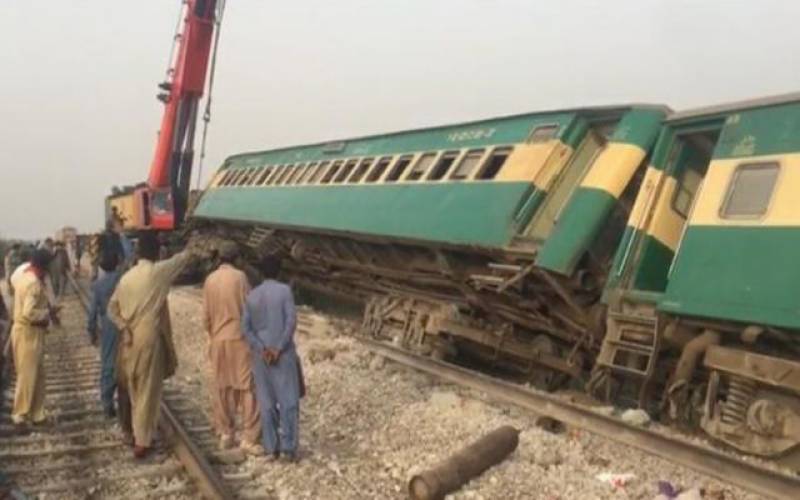 شالیمار ایکسپریس حادثے کا شکار
