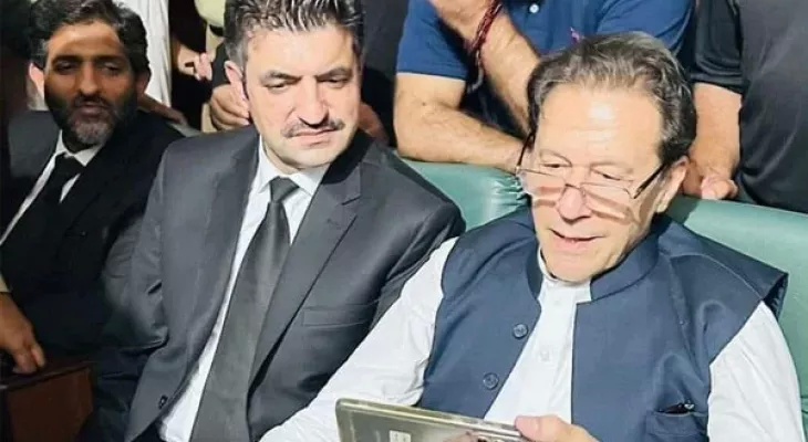 چیف جسٹس پر تنقید، پی ٹی آئی نے شیر افضل مروت کو پارٹی ترجمان کے عہدے سے ہٹا دیا