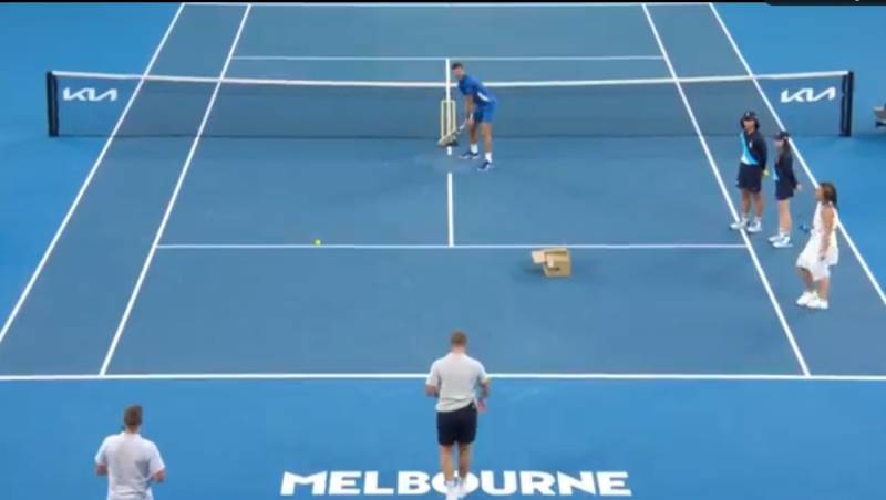  ٹینس سٹار جوکووچ  نے کرکٹ کھیلنا شروع کردی، ویڈیو وائرل
