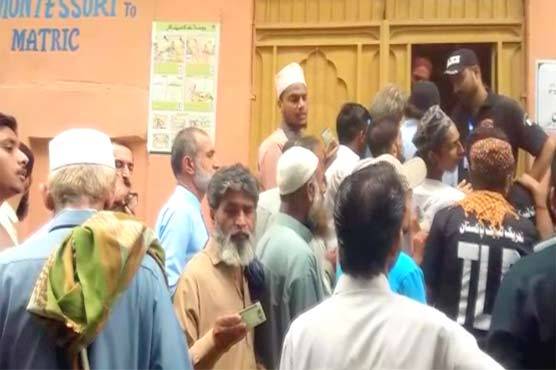 متعدد حلقوں میں پولنگ کا عمل تاخیر کا شکار