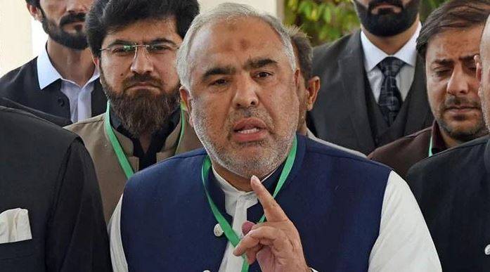 اسد قیصر نے بانی پی ٹی آئی سے جیل میں ملاقات کی درخواست جمع کرادی