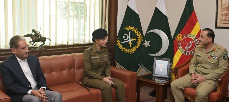 آرمی چیف سے اے ایس پی شہر بانو کی ملاقات، جنرل عاصم منیر نے کارکردگی کو سراہا