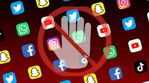 سوشل میڈیا پر پابندی لگائی جائے : پیپلز پارٹی کے سینیٹر کی سینیٹ میں قرارداد