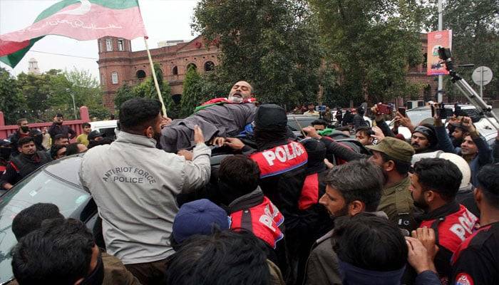  خواتین سمیت کئی پی ٹی آئی رہنماؤں کیخلاف دہشت گردی، اغوا کاری کے سنگین دفعات کے تحت مقدمات درج
