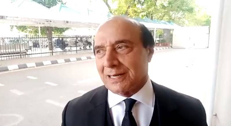 تحریک انصاف کو سینیٹ انتخابات میں بھی دیوار سے لگایا جارہا ہے: لطیف کھوسہ