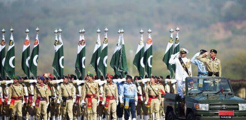   ملک بھر میں یومِ پاکستان بھرپور ملی جوش و جذبے سے منایا جارہا ہےِ،  شکرپڑیاں گراؤنڈ میں مسلح افواج کی پریڈ 
