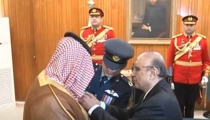  یوم پاکستان پر مختلف شخصیات کو اعلیٰ ترین سول اعزازات  سے نوازا گیا