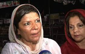 نواز شریف کو اقامہ پر سزا دینا ججز کی غلطی تھی: علیمہ خان 