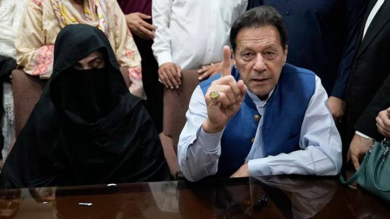 اسلام آباد ہائیکورٹ کا بشری بی بی اور عمران خان کی ہفتے میں ایک ملاقات کرانے کا حکم 