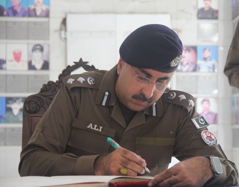 پنجاب حکومت نے ڈی آئی جی آپریشن علی ناصر کو چارج چھوڑنے سے روک دیا