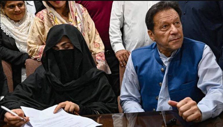 عدالتی حکم کے باوجود بشریٰ بی بی کی بانی پی ٹی آئی سے ملاقات نہ کرانے پر رپورٹ طلب