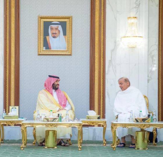  وزیراعظم اور سعودی ولی عہد کی ملاقات، 5 ارب ڈالر کا پیکیج جلد مکمل کرنے پر اتفاق