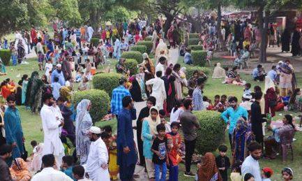 عید الفطر کا دوسرا روز، شہریوں نے تفریخی مقامات کا رخ کر لیا