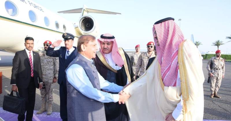 وزیر اعظم شہباز شریف کا 3 ہفتے میں دوسرا دورہ سعودی عرب 