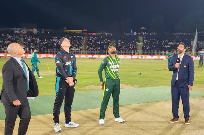  پہلا ٹی ٹوینٹی، نیوزی لینڈ کا پاکستان کیخلاف ٹاس جیت کر بیٹنگ کا فیصلہ
