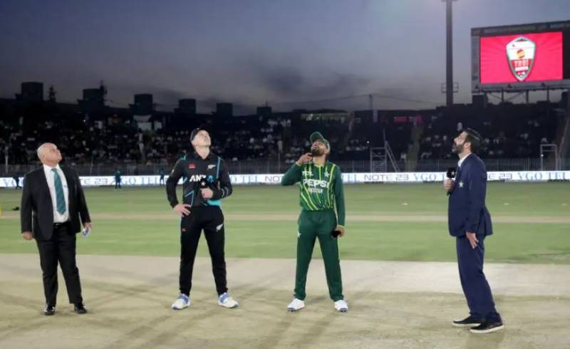 پاکستان کا نیوزی لینڈکے خلاف ٹاس جیت کر فیلڈنگ کا فیصلہ 
