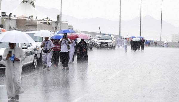 دبئی کے بعد سعودی عرب میں تیز بارشوں کا سلسلہ شروع، حکام کا الرٹ جاری