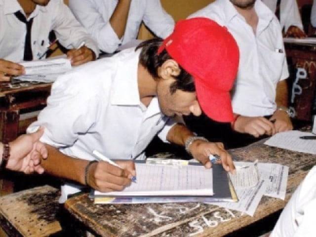 سندھ، میٹرک کے سالانہ امتحانات کے پرچے آؤٹ،امتحانی مراکز کے اندر اور باہر دفعہ 144 نافذ