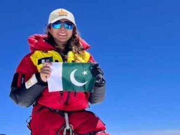 پاکستانی خاتون کوہ پیما نائلہ کیانی کا ایک اوراعزاز ،دنیا کی پانچویں بلند ترین چوٹی  سر کر لی