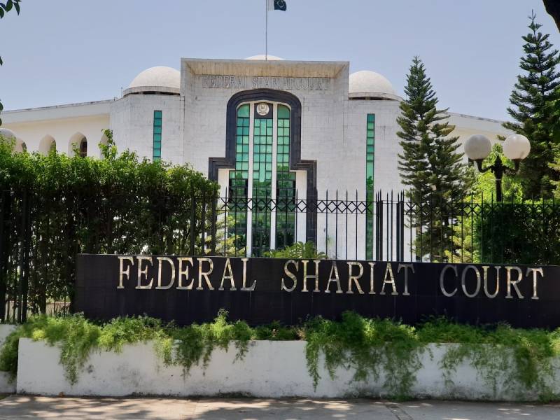 دوسری شادی  کیلئے   پہلی بیوی سے اجازت کا قانون چیلنج