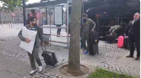 پاکستانی کرکٹ ٹیم برمنگھم سے کارڈف پہنچ گئی 