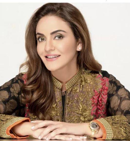 جھوٹی تعریف پسند نہیں  ، لگتا ہے میرے اوپر کیڑے چل رہے ہیں: نادیہ خان