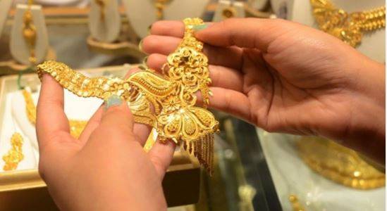 سونے کی قیمت تاریخ کی بلند ترین سطح پر، فی تولہ 3 لاکھ 14 ہزار 800 روپے تک پہنچ گیا