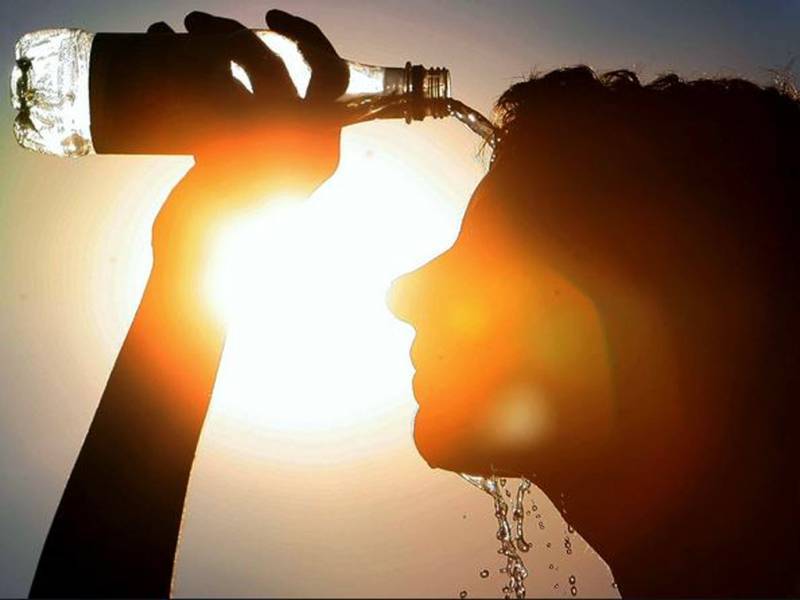 ملک بھر میں گرمی کی لہر، سورج نے آگ برسانا شروع کر دی