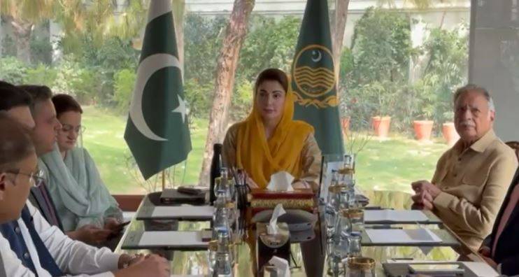  پنجاب حکومت کا ماحول دوست اقدام ، ای چارجنگ سٹیشن کیلئے سولر پاور سسٹم نصب کرنے کا فیصلہ