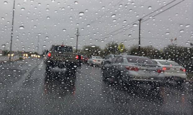 لاہور میں بارش سے موسم خوشگوار، ملک کے مختلف علاقوں میں مزید بارش کی پیشگوئی
