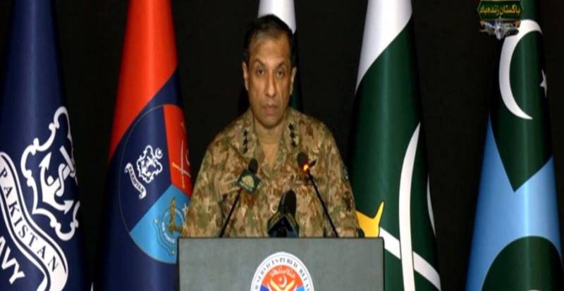 پاکستان نے 12 بھارتی ڈرونز کو مار گرایا ، 1 شہری شہید ،4 جوان زخمی ، ڈی جی آئی ایس پی آر 