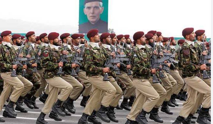 پاکستانی افواج کی پیشہ ورانہ مہارت اور جنگی حکمت عملی نے دنیا بھر کے دفاعی ماہرین کو متاثر کر دیا 