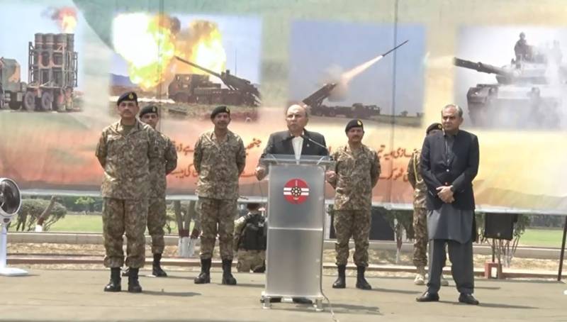 دشمن کی آنکھوں میں آنکھیں ڈال کر دیکھ سکتے ہیں، آرمی چیف کے شکر گزار ہیں: صدر آصف علی زرداری