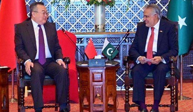 اسحاق ڈار کی چینی وزیر لیو جیان چاؤ سے ملاقات، دوطرفہ تعلقات پر بات چیت