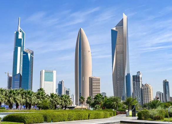 کویت نے 19 سال بعد پاکستانیوں کے لیے ویزا پابندی ختم کر دی