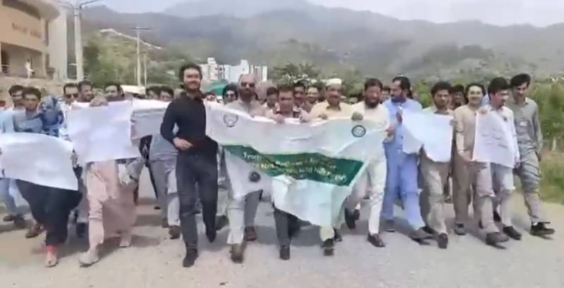  کے پی سینٹر آف ایکسیلینس کا یونیورسٹی آف سوات میں قومی یکجہتی،سماجی ہم آہنگی اوراے پی ایس خضدار حملے کے خلاف سیمینار اور واک کا انعقاد