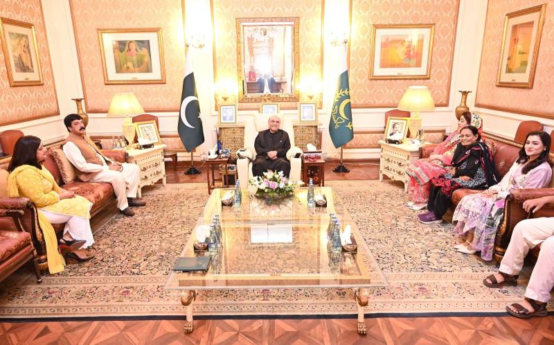 صدر مملکت آصف علی زرداری سے گورنر ہاؤس لاہور میں پارٹی رہنماؤں کی ملاقات، ملکی سلامتی اور پارٹی امور پر گفتگو