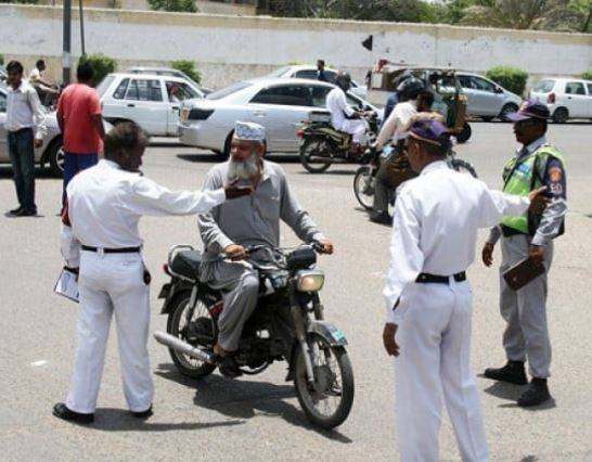 ون وے خلاف ورزی اور بغیر لائسنس ڈرائیونگ پر سخت جرمانوں کا اعلان