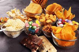 روز مرہ استعمال کی اشیا پر نئے ٹیکس لگانے پر غور ، چپس، بسکٹ، کولڈ ڈرنکس سمیت متعدد اشیاء مہنگی ہونے کا امکان
