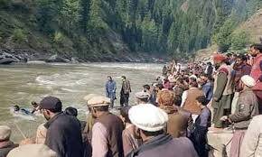 گلگت میں افسوسناک حادثہ: باراتیوں کی گاڑی دریا میں جا گری، دلہا سمیت 6 افراد جاں بحق