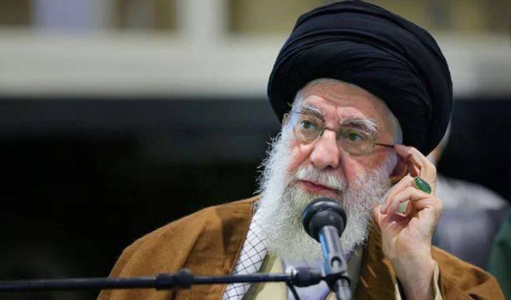  ایران سرنڈر نہیں کرے گا، امریکی دھمکیاں ناقابل قبول ہیں: ایرانی سپریم لیڈر
