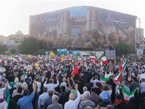 ایران میں جشن کا سماں، اسرائیل کو منہ توڑ جواب پر عوام خوش