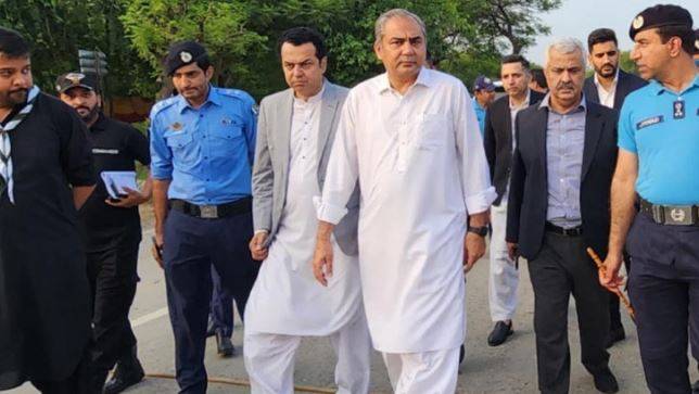  وفاقی وزیر داخلہ محسن نقوی کا زیر تعمیر ماڈل جیل کا دورہ تعمیراتی کاموں کا جائزہ لیا